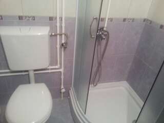 Гостевой дом Guest House Dzakovic Stana Жабляк Двухместный номер с 2 отдельными кроватями и собственной ванной комнатой за пределами номера-7